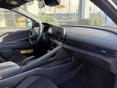 New 2026 Hyundai Elantra Sport FWD image 18