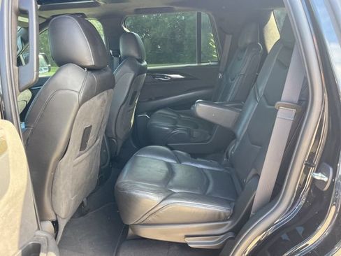 Used 2020 Cadillac Escalade Platinum AWD/4WD image 38
