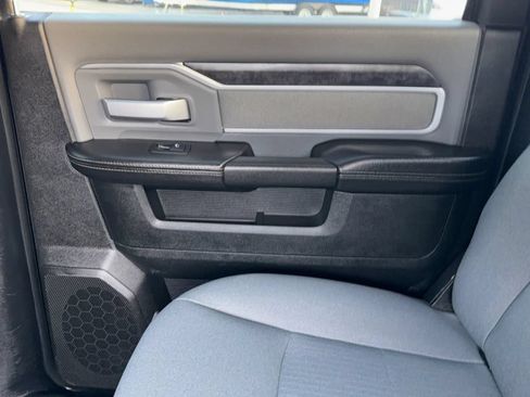 Used 2022 RAM 2500 Big Horn AWD/4WD image 33