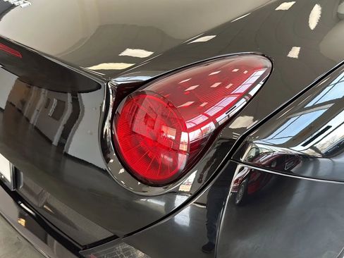 Used 2010 Ferrari California RWD image 26