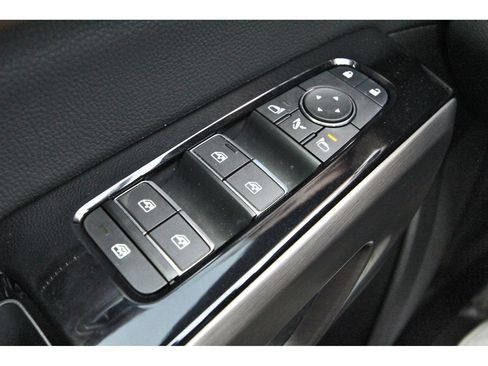 Used 2024 Nissan Pathfinder Platinum FWD image 25