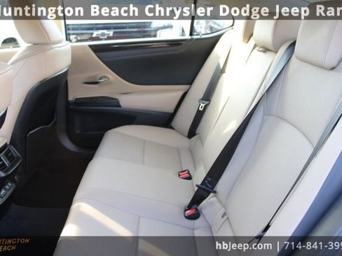 Used 2019 Lexus ES 350 image 31