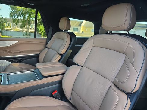New 2026 Lincoln Navigator Black Label AWD/4WD image 17