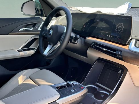 New 2025 BMW X1 xDrive28i w/ Technology Package image 31
