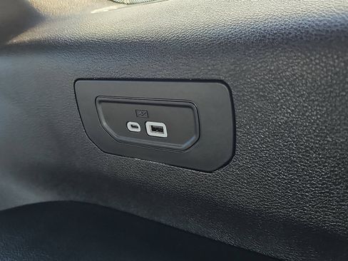 Used 2022 Jeep Grand Cherokee L Laredo image 11