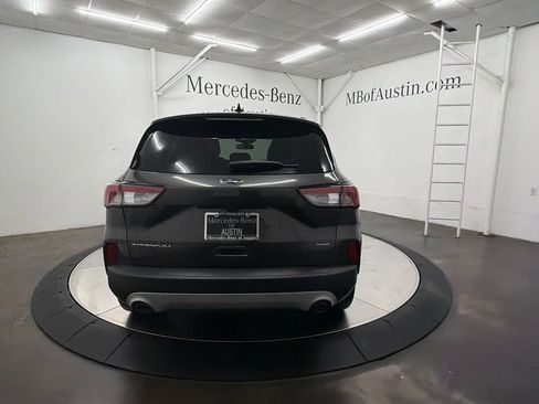 Used 2020 Ford Escape Titanium w/ Titanium Premium Package 2.0 FWD image 6