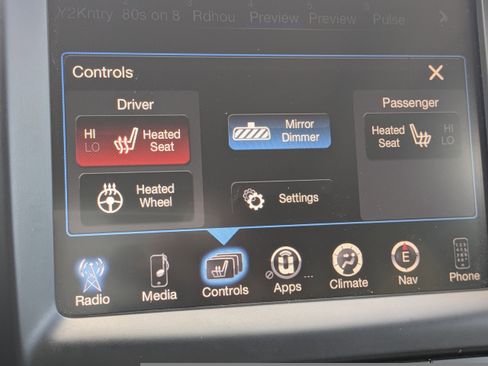 Used 2015 Jeep Cherokee Latitude w/ Comfort/Convenience Group image 23