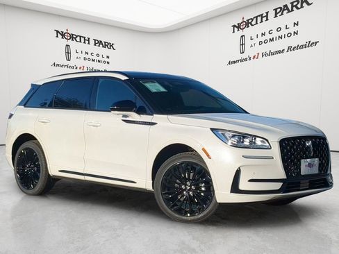 New 2026 Lincoln Corsair Reserve w/ Jet Appearance Package FWD image 1
