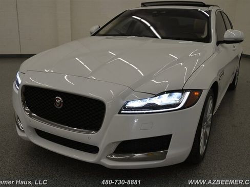 Used 2020 Jaguar XF Premium image 50