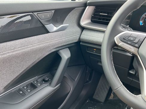 New 2026 Volkswagen Tiguan S image 18