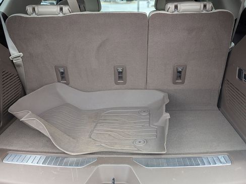 Used 2021 GMC Yukon Denali w/ Denali Premium Package image 33