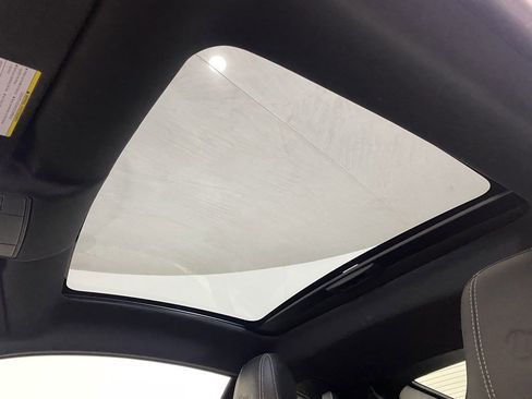 Used 2017 Jaguar F-TYPE R image 25