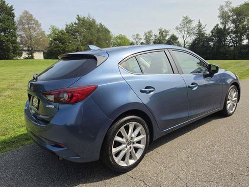 Used 2017 MAZDA MAZDA3 Grand Touring FWD image 6
