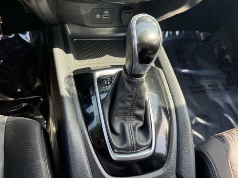 Used 2020 Nissan Rogue S FWD image 24