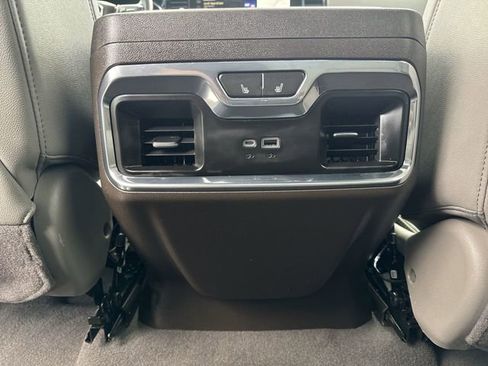 Used 2023 GMC Sierra 1500 SLT w/ SLT Premium Plus Package AWD/4WD image 36