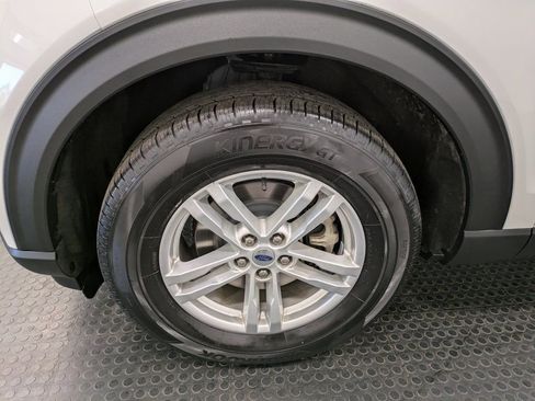 Used 2022 Ford Explorer XLT image 7