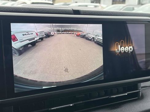 Used 2024 Jeep Wrangler Sport image 27