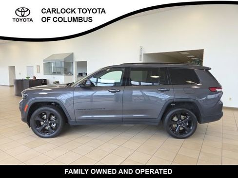 Used 2023 Jeep Grand Cherokee L Laredo image 2