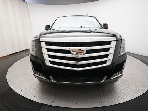 Used 2019 Cadillac Escalade Premium Luxury image 11