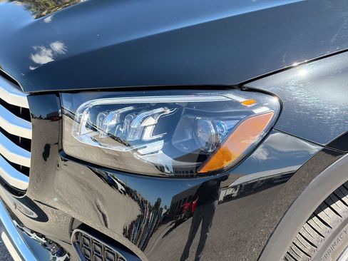 Used 2025 Mercedes-Benz GLS 450 4MATIC image 9