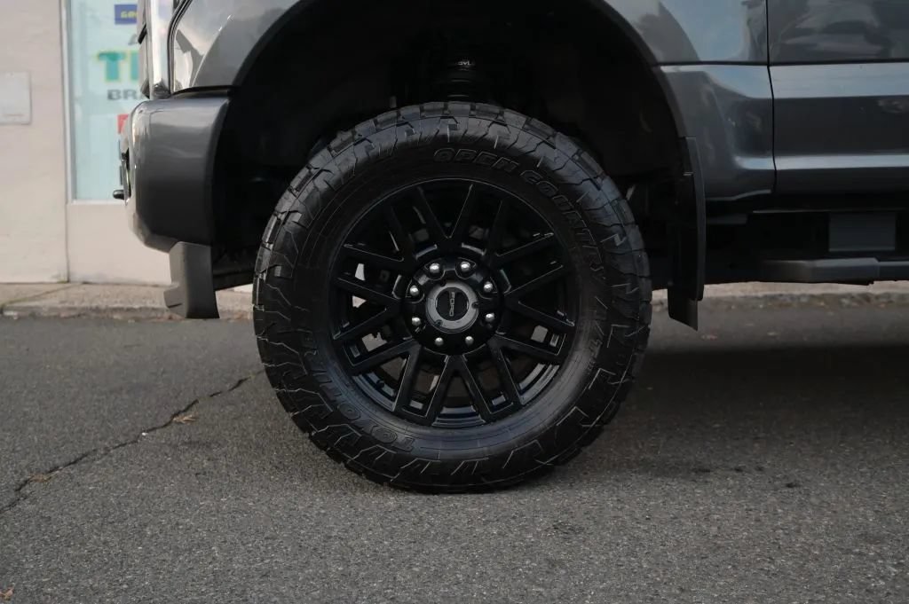 Used 2019 Ford F350 Lariat w/ Lariat Ultimate Package AWD/4WD image 9