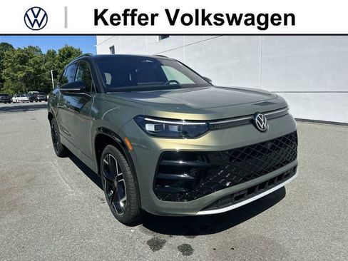 New 2026 Volkswagen Tiguan SEL R-Line AWD/4WD image 7