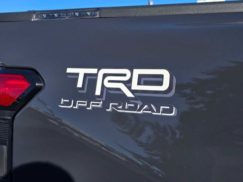 Used 2025 Toyota Tacoma TRD Sport image 15