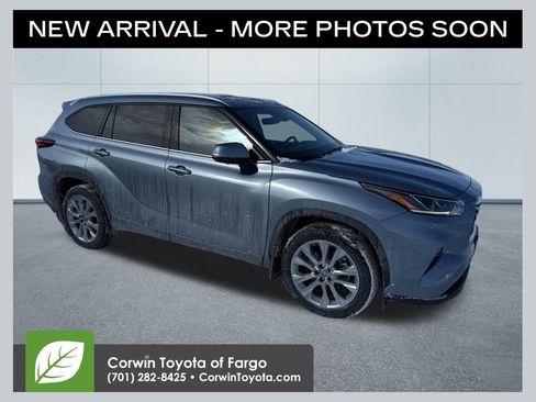 Used 2023 Toyota Highlander Limited image 1