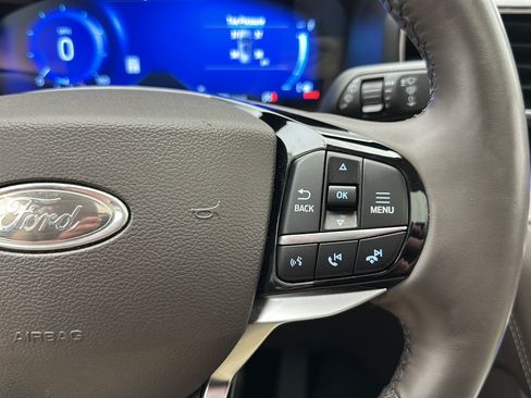 Used 2023 Ford Explorer Platinum w/ Technology Package AWD/4WD image 20