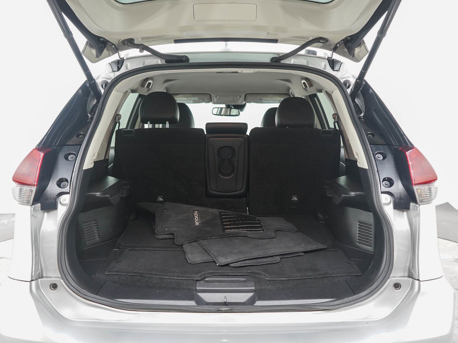 Used 2019 Nissan Rogue SL AWD/4WD image 16