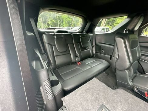 Used 2020 Ford Explorer XLT w/ Equipment Group 202A AWD/4WD image 28