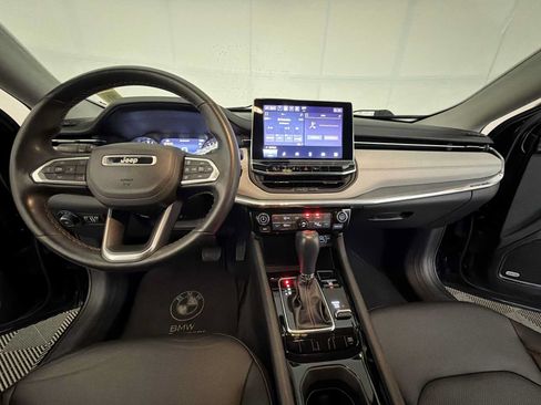 Used 2022 Jeep Compass Limited w/ Sun and Sound Group AWD/4WD image 12