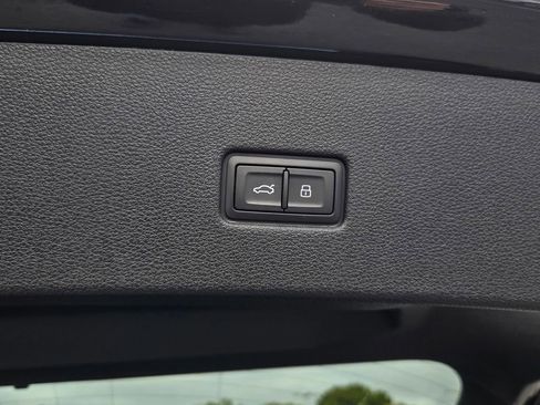 Used 2024 Audi SQ8 Premium Plus w/ Executive Package image 34