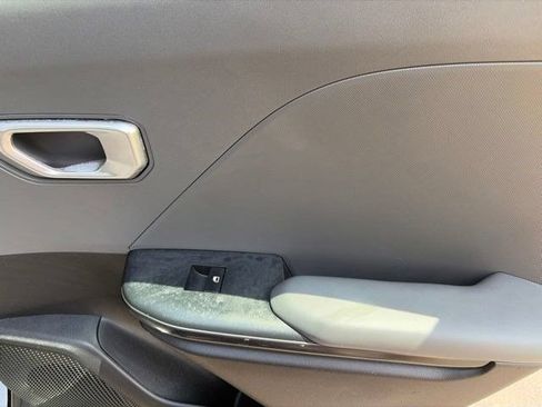 Used 2025 Kia K4 FWD image 33
