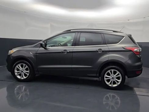 Used 2017 Ford Escape SE w/ SE Leather Comfort Package AWD/4WD image 6