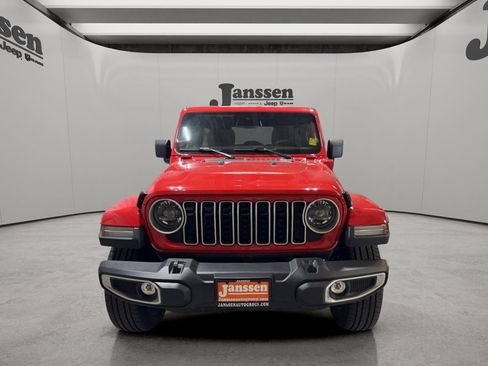 Used 2025 Jeep Wrangler Unlimited Sahara w/ Safety Group AWD/4WD image 7