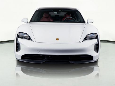 Used 2024 Porsche Taycan 4S w/ Premium Package image 28