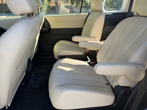 Used 2013 MAZDA MAZDA5 Touring image 11