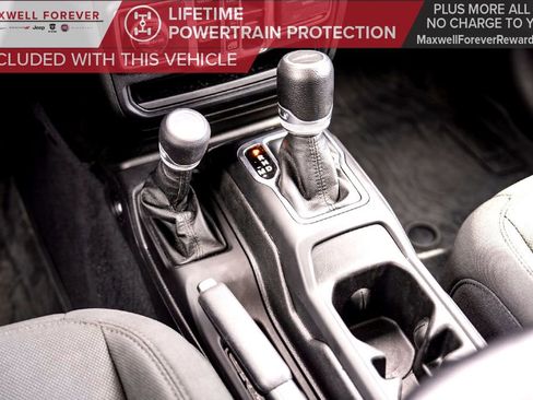 Used 2023 Jeep Gladiator Willys image 28