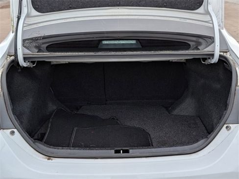 Used 2017 Toyota Corolla LE image 28