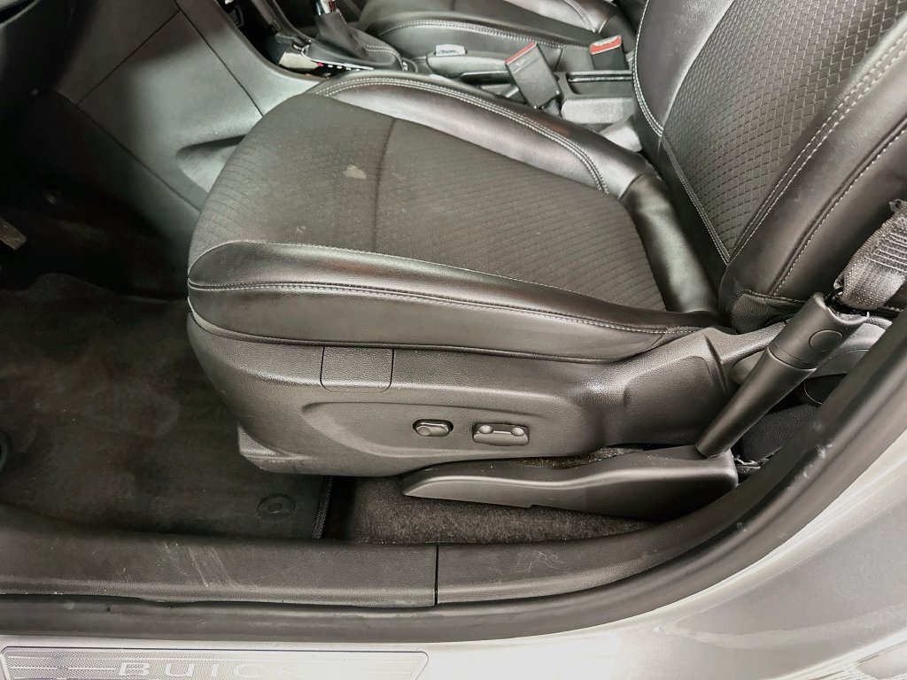 Used 2022 Buick Encore Preferred w/ Safety Package FWD image 9