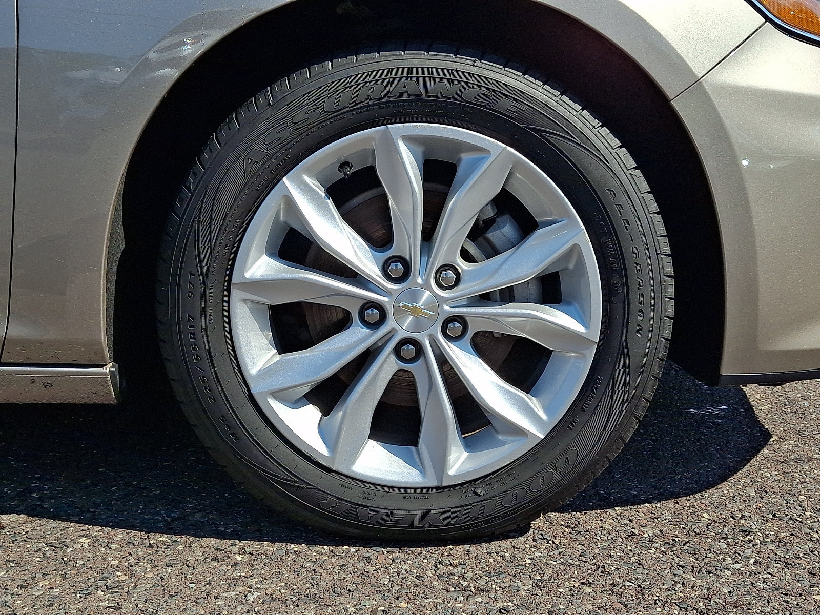 Used 2025 Chevrolet Malibu LT FWD image 8