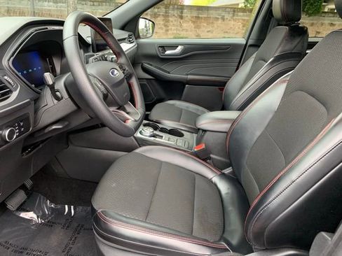 Certified 2025 Ford Escape ST-Line AWD/4WD image 12