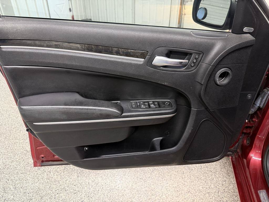 Used 2014 Chrysler 300 C AWD/4WD image 22
