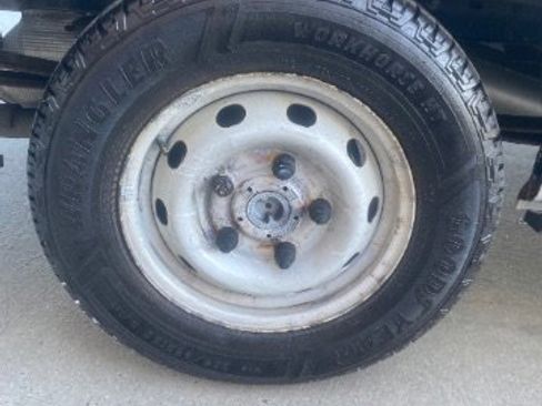 Used 2015 Ford Transit 150 XL image 23