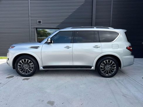Used 2024 Nissan Armada Platinum w/ Captain's Chairs Package RWD image 2