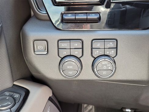 Used 2023 Chevrolet Silverado 1500 ZR2 w/ Technology Package image 30