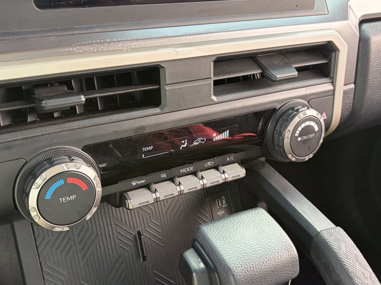 Used 2025 Toyota Tacoma SR5 RWD image 8