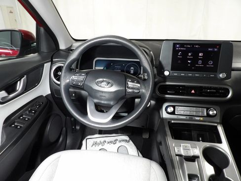 Used 2023 Hyundai Kona SE FWD image 13