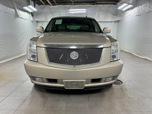 Used 2008 Cadillac Escalade Luxury image 2